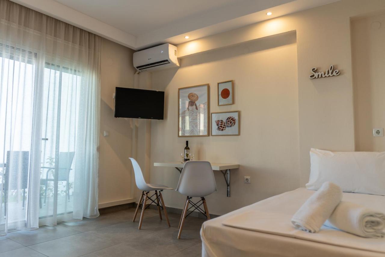 Yiasemi Apartments Nea Iraklitsa Екстер'єр фото